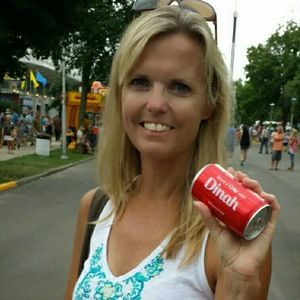 Meet your Posher, Dinah